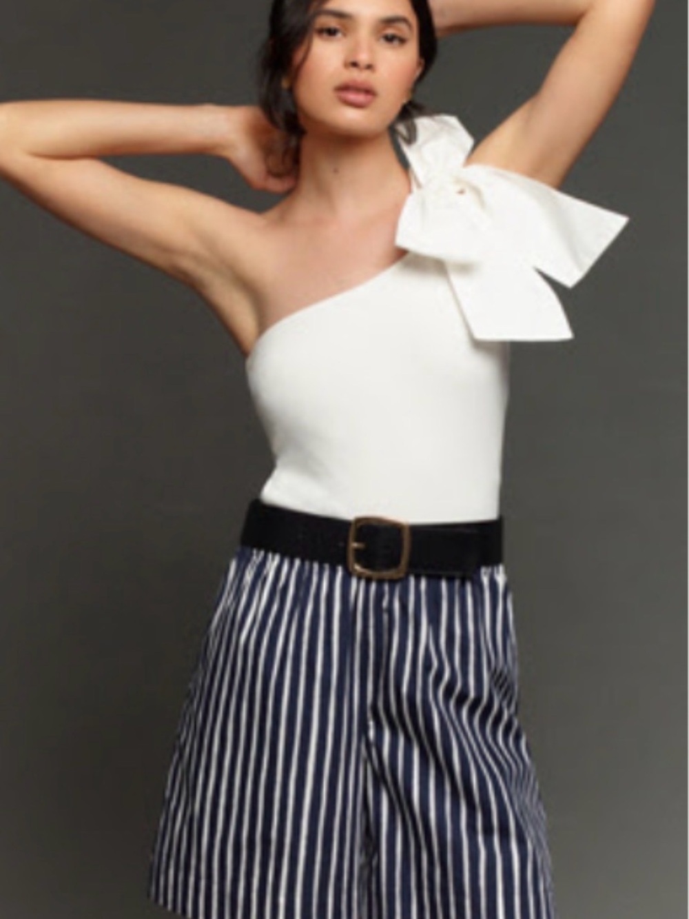 ❤️ NWOT - Anthropologie White One-Shoulder Bow Tank - medium